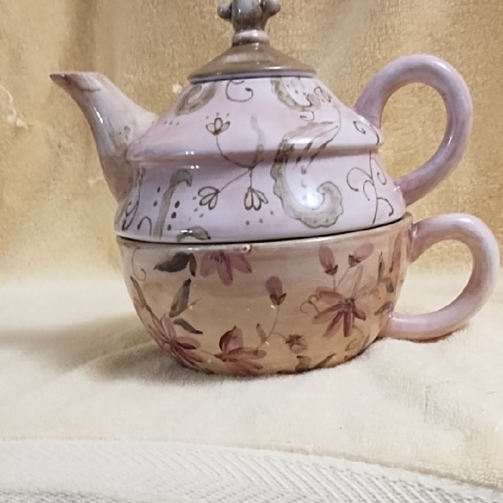 Elegant Pink Floral Teapot and Cup Set